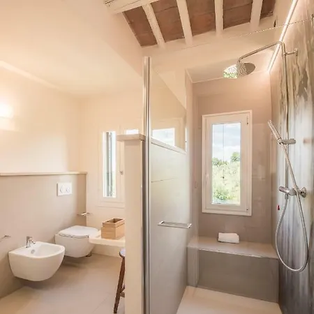 Konukevi Bellavalle Florence Tuscany 5*